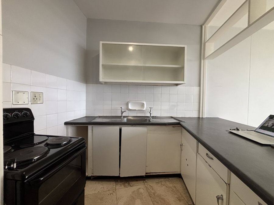 To Let 2 Bedroom Property for Rent in Vredehoek Western Cape
